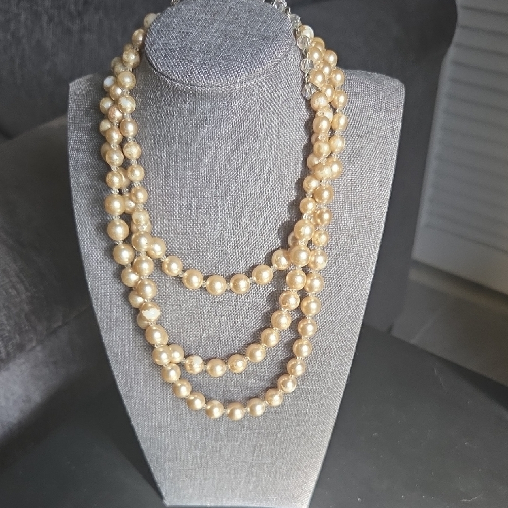 Elegant Gold Pearl Necklace